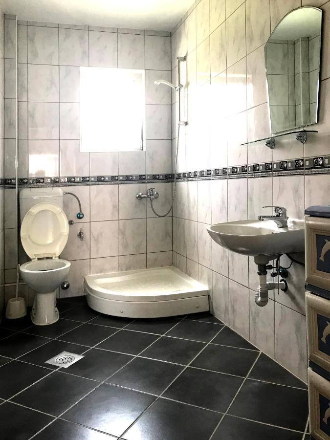 Dreibettzimmer mit Balkon