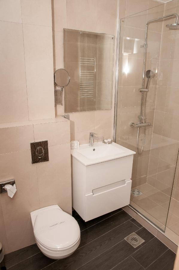 Standard Suite,1007169568:JPEG