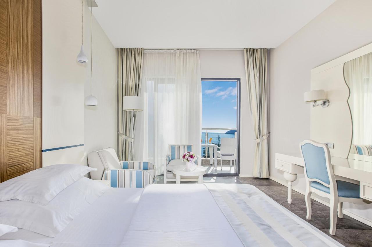 Tweepersoonskamer met 1 of 2 Bedden en Balkon - Uitzicht op Zee
