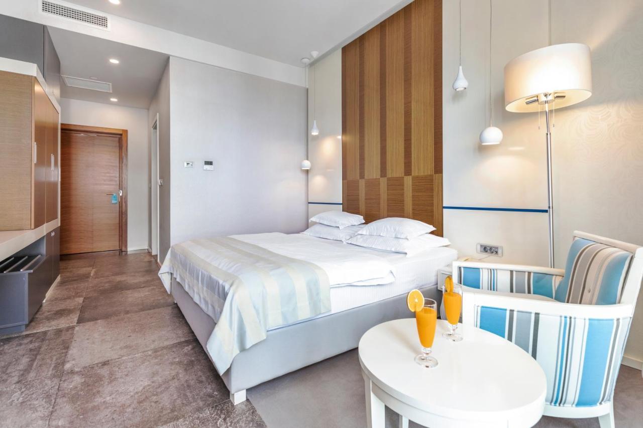 Familiekamer met Balkon en Uitzicht op Zee