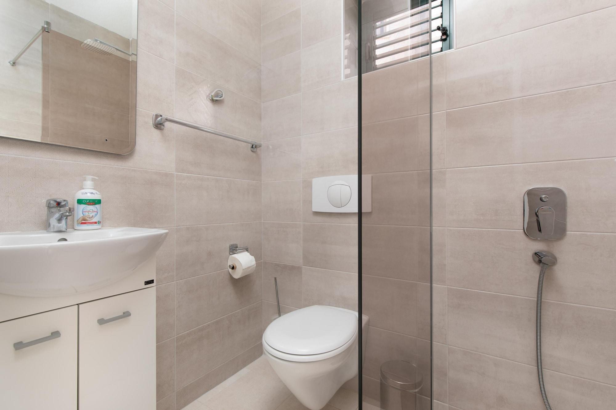 Monolocale con Balcone e Vista Mare