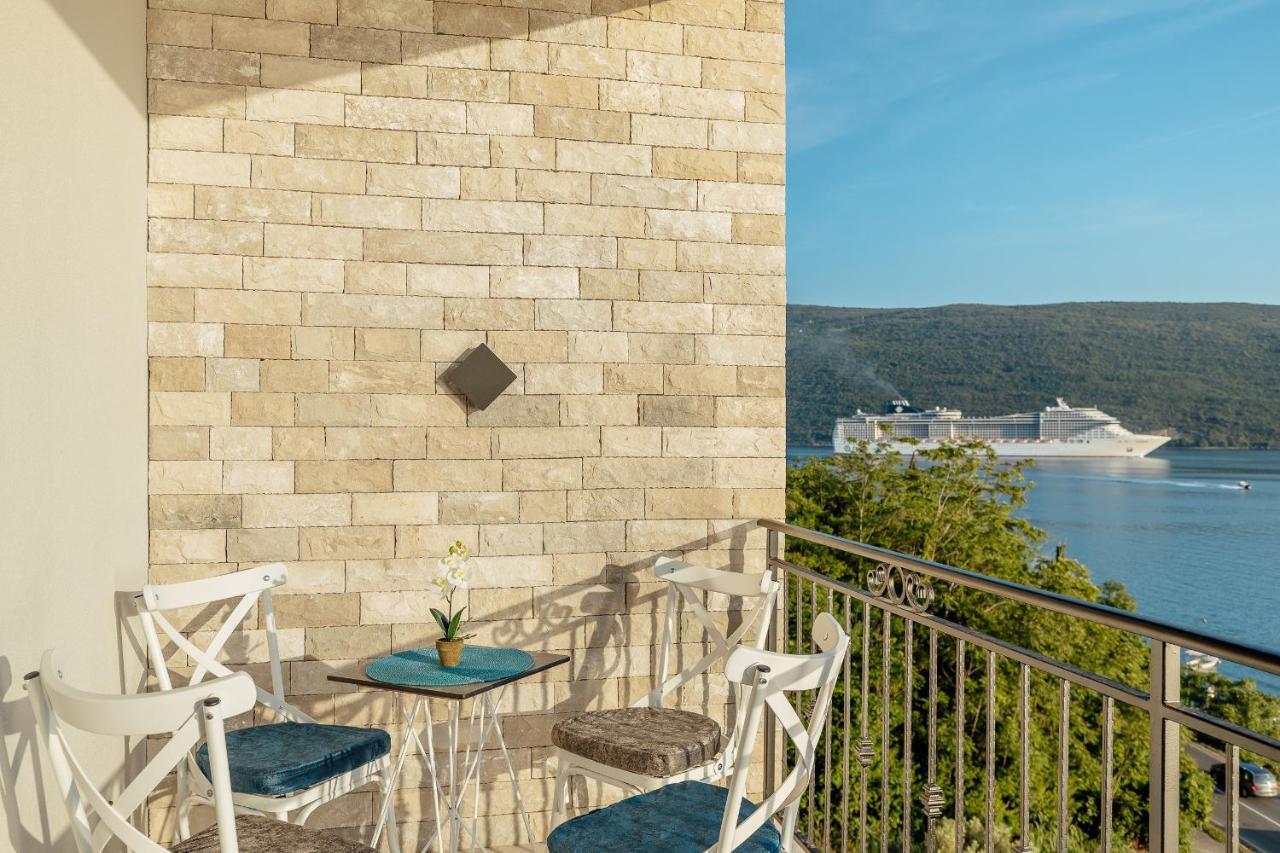 Deluxe Studio with Balcony and Sea View