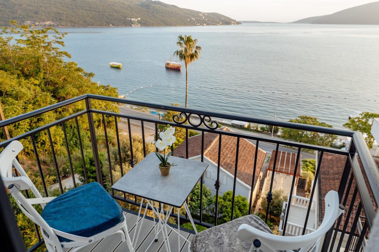 Standard Double Room with Sea View (2 adults)