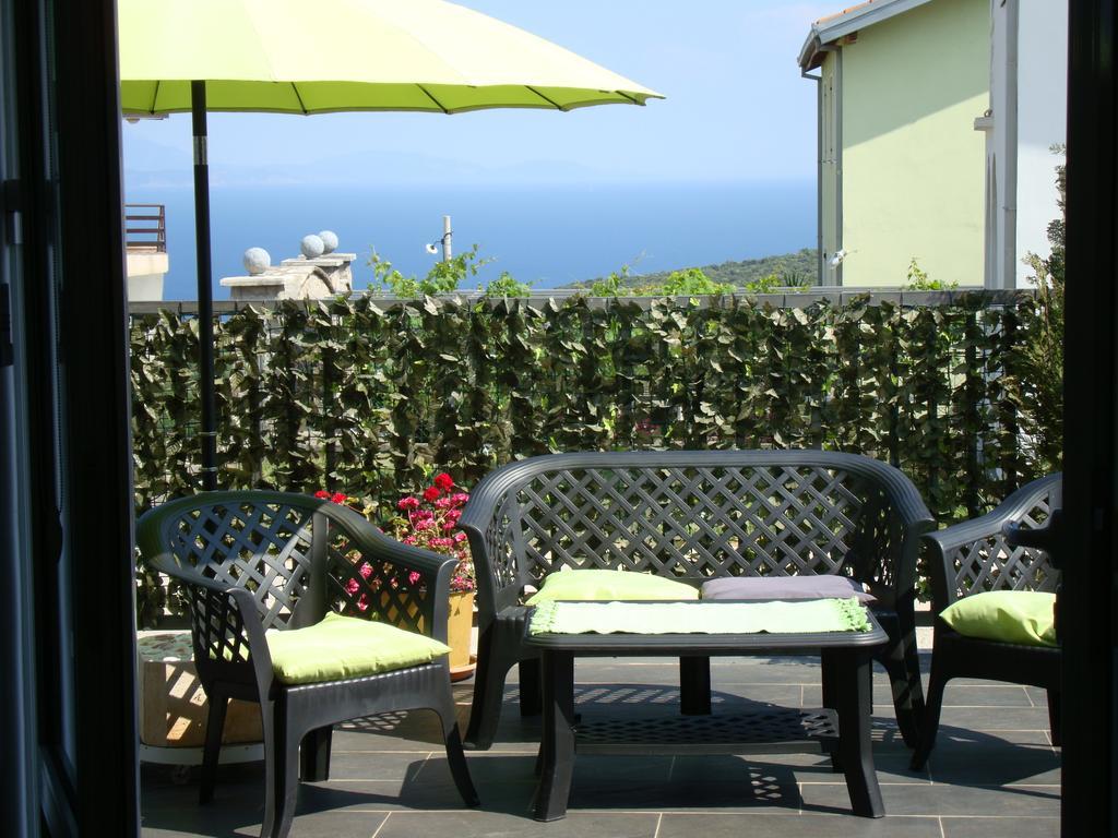 Studio Terrace Sea View,56523562:JPEG