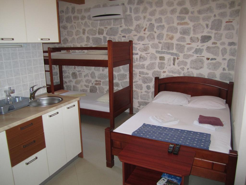 Monolocale (4 Adulti) - Via Stari Grad 504
