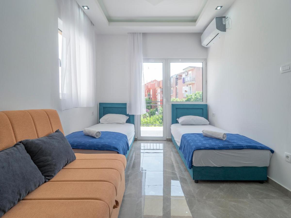 Camera Matrimoniale con Balcone (3 Adulti)