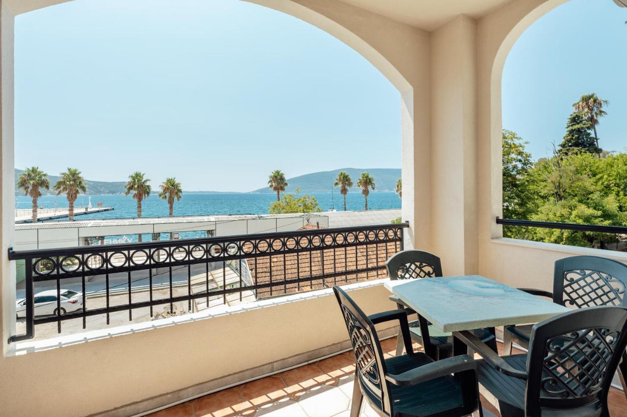 Deluxe Double Room with Balcony and Sea View