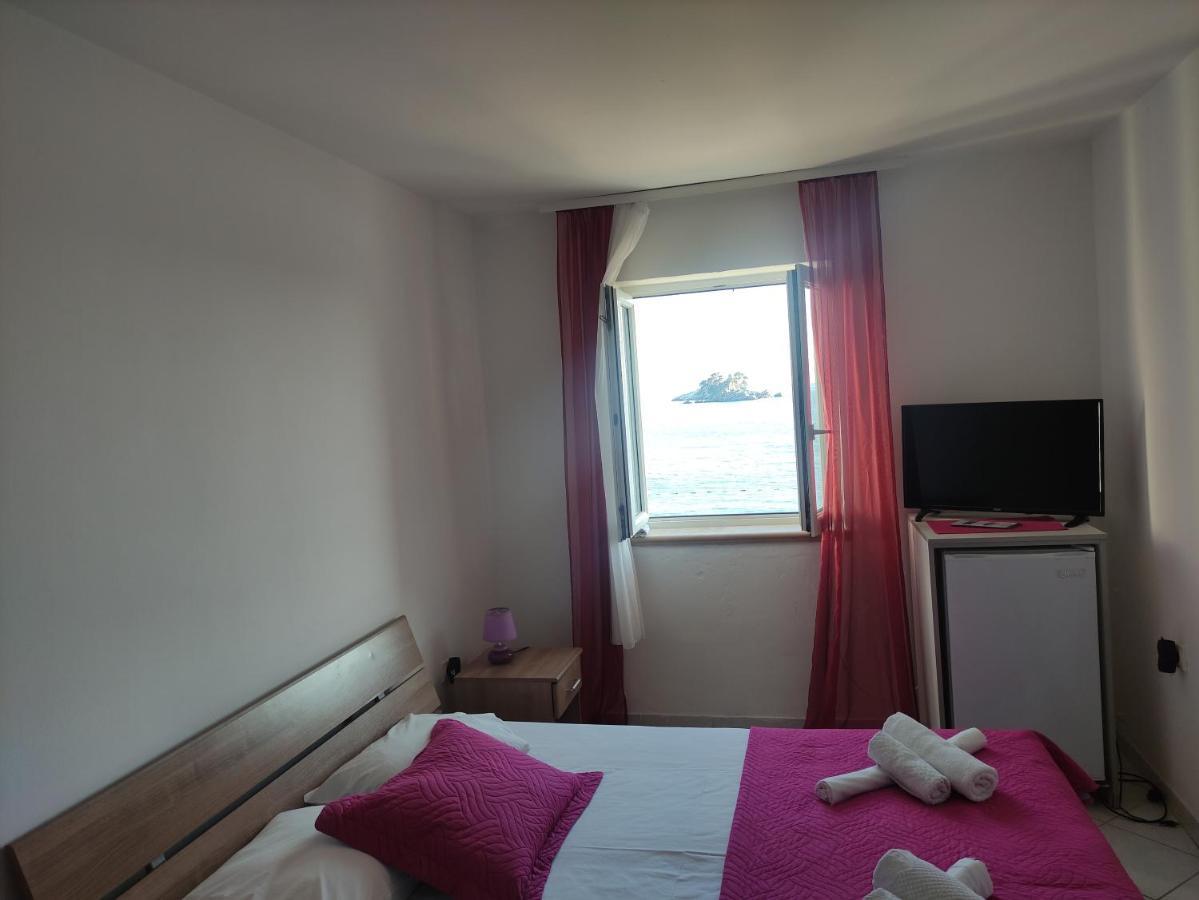 One-Bedroom Apartment,1286290075:JPEG
