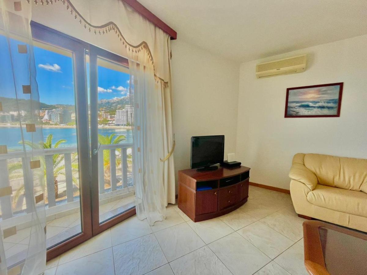 Three-Bedroom Apartment Sea View