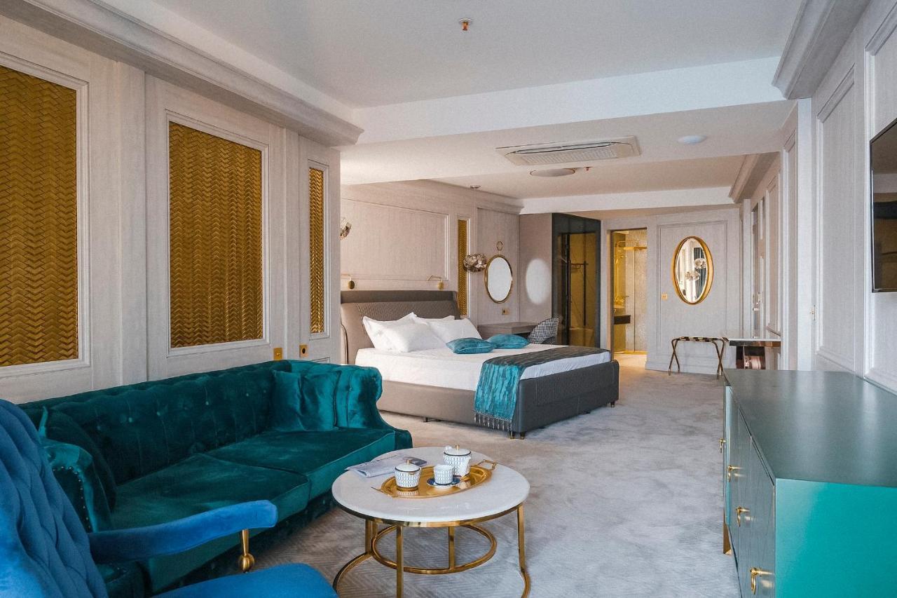 Queen Suite with Sea View