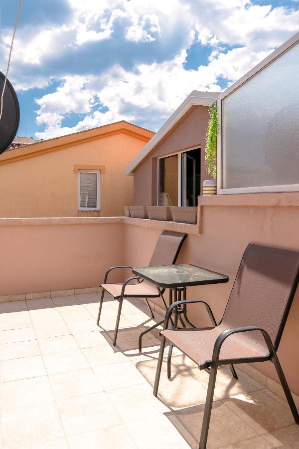 Double Room with Private External Bathroom,1480113437:JPEG