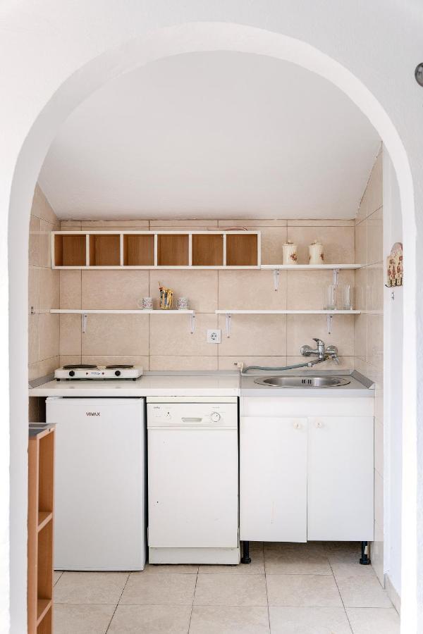 Studio,1480113434:JPEG