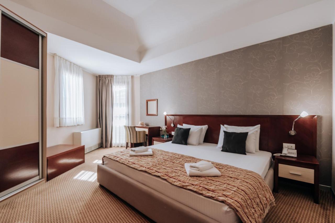 Superior Two Bedroom Apartment,1498648999:JPEG