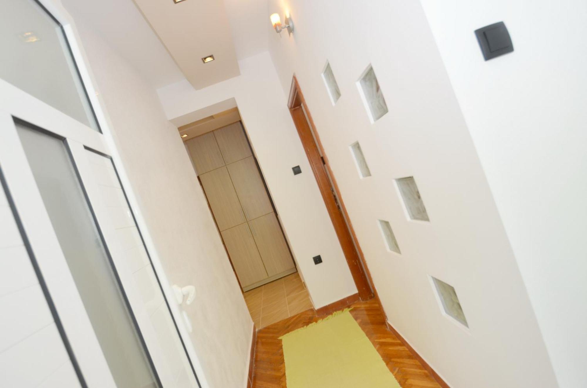 Appartamento con 3 Camere da Letto
