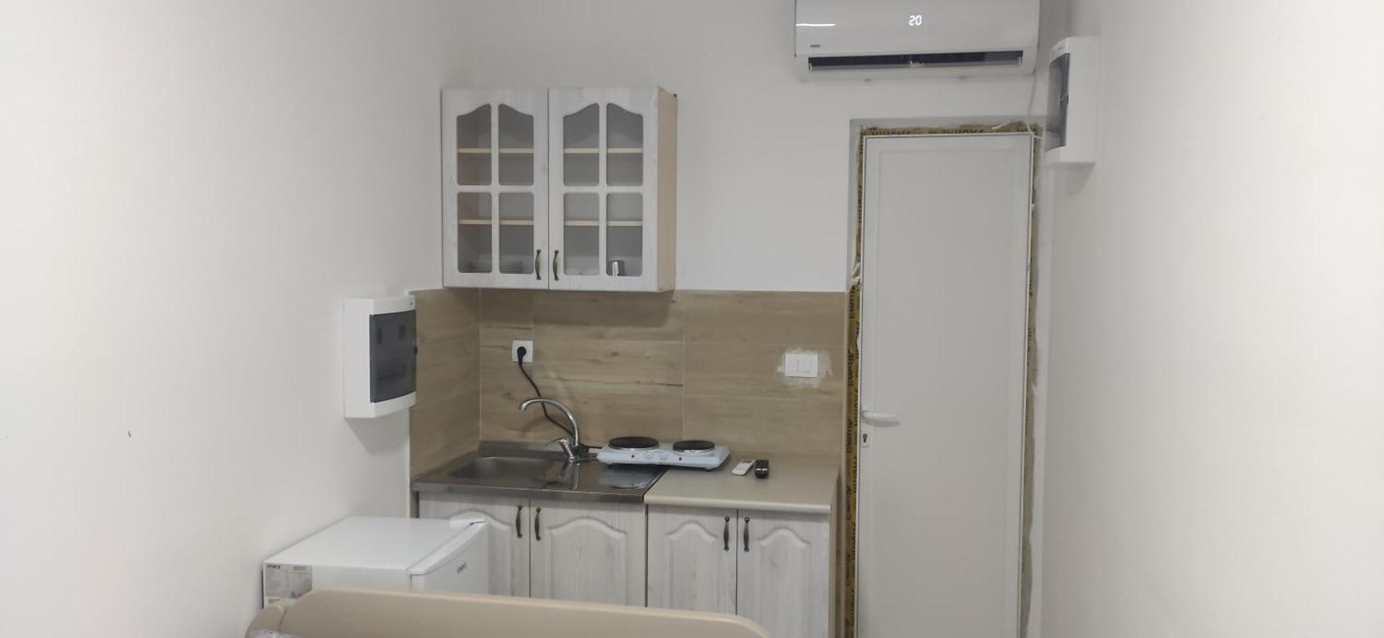 Deluxe Double Room (2 Adults + 1 Child)