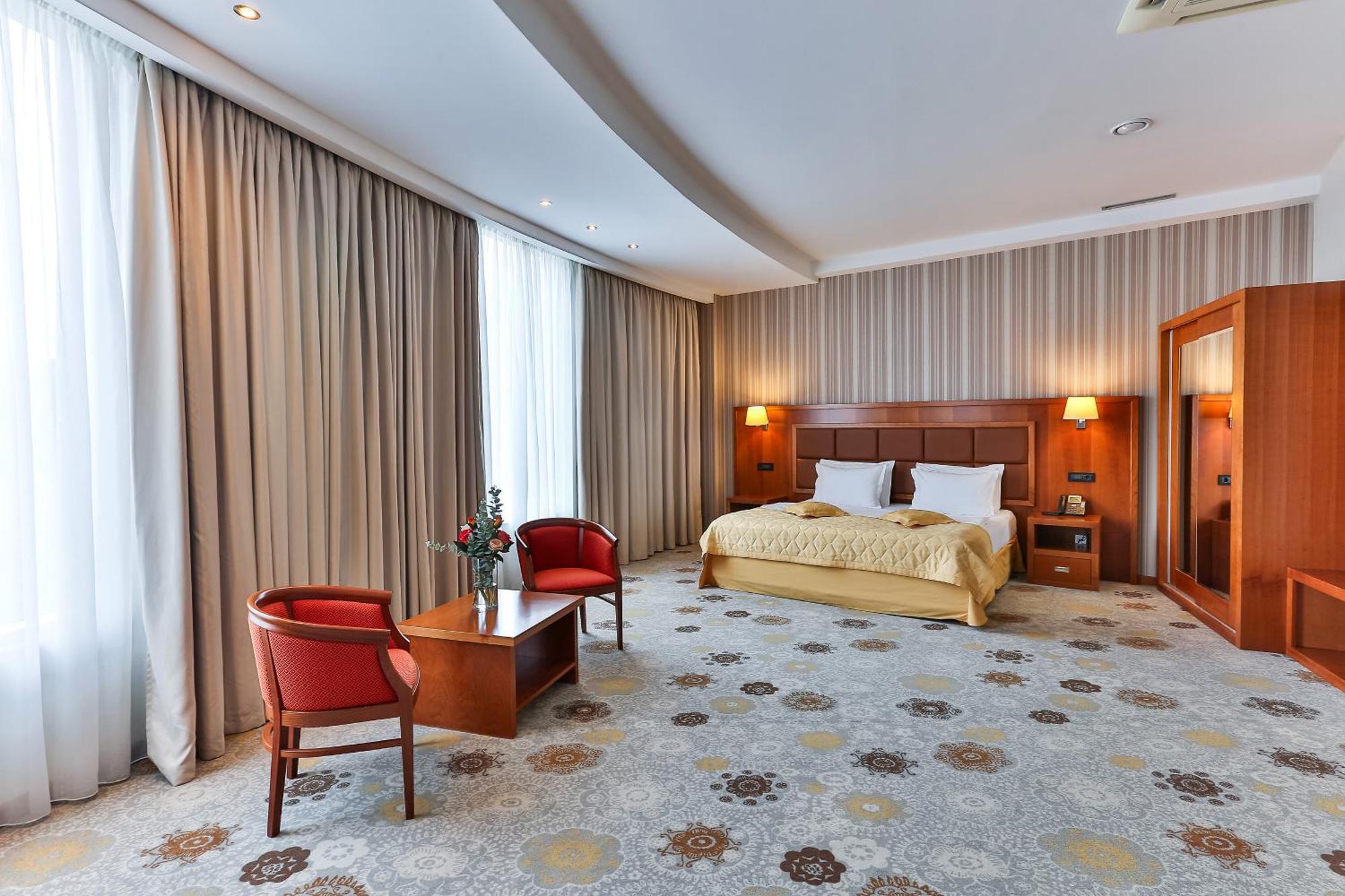 Superior King Suite,1581659497:JPEG