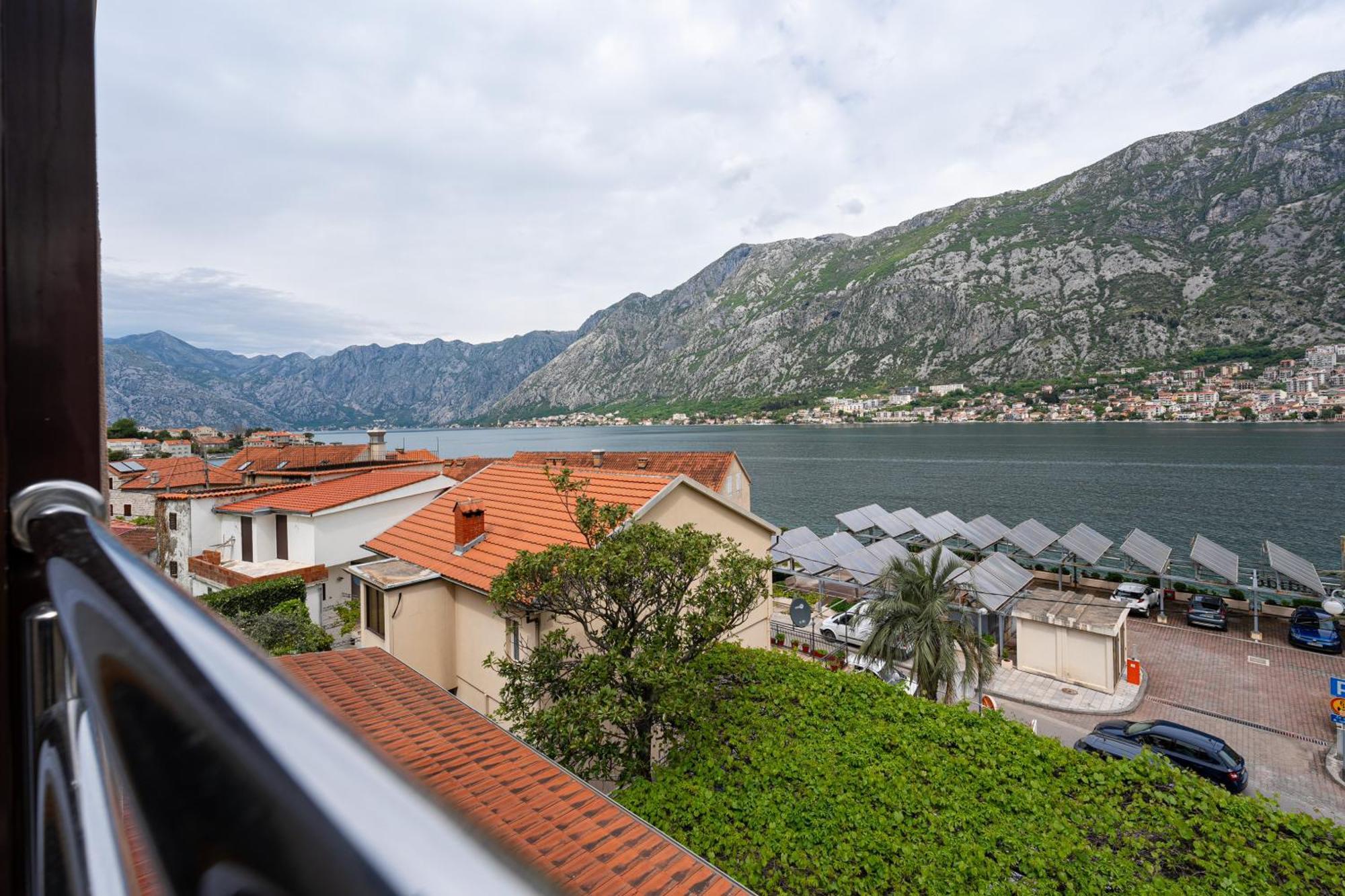 Double Room with Balcony and Sea View