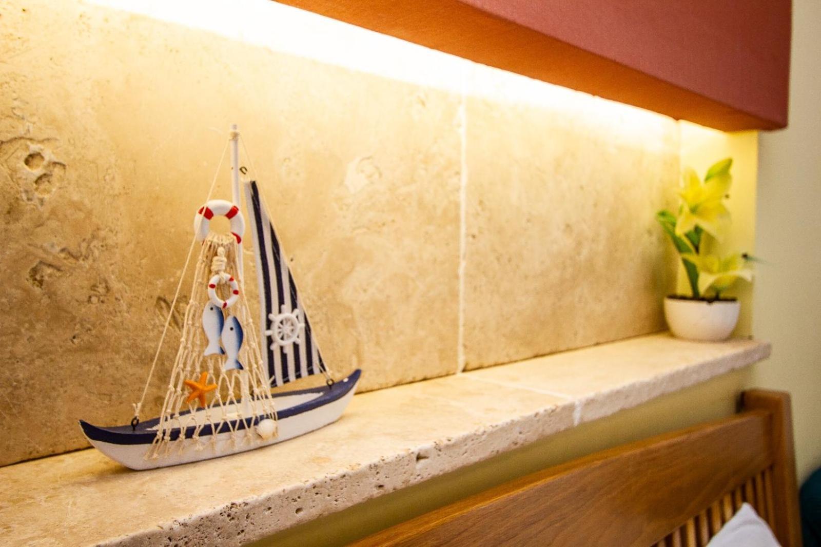 Studio with Balcony and Garden View,1666659602:JPEG