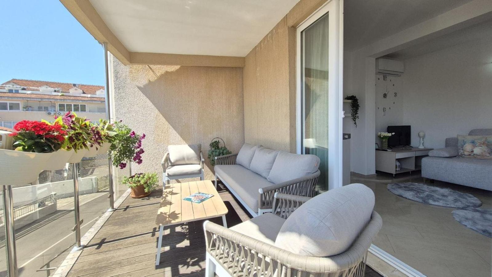 One-Bedroom Apartment with Terrace