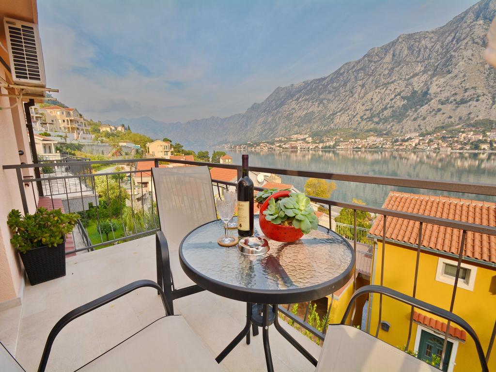 One-Bedroom Apartment with Balcony and Sea View