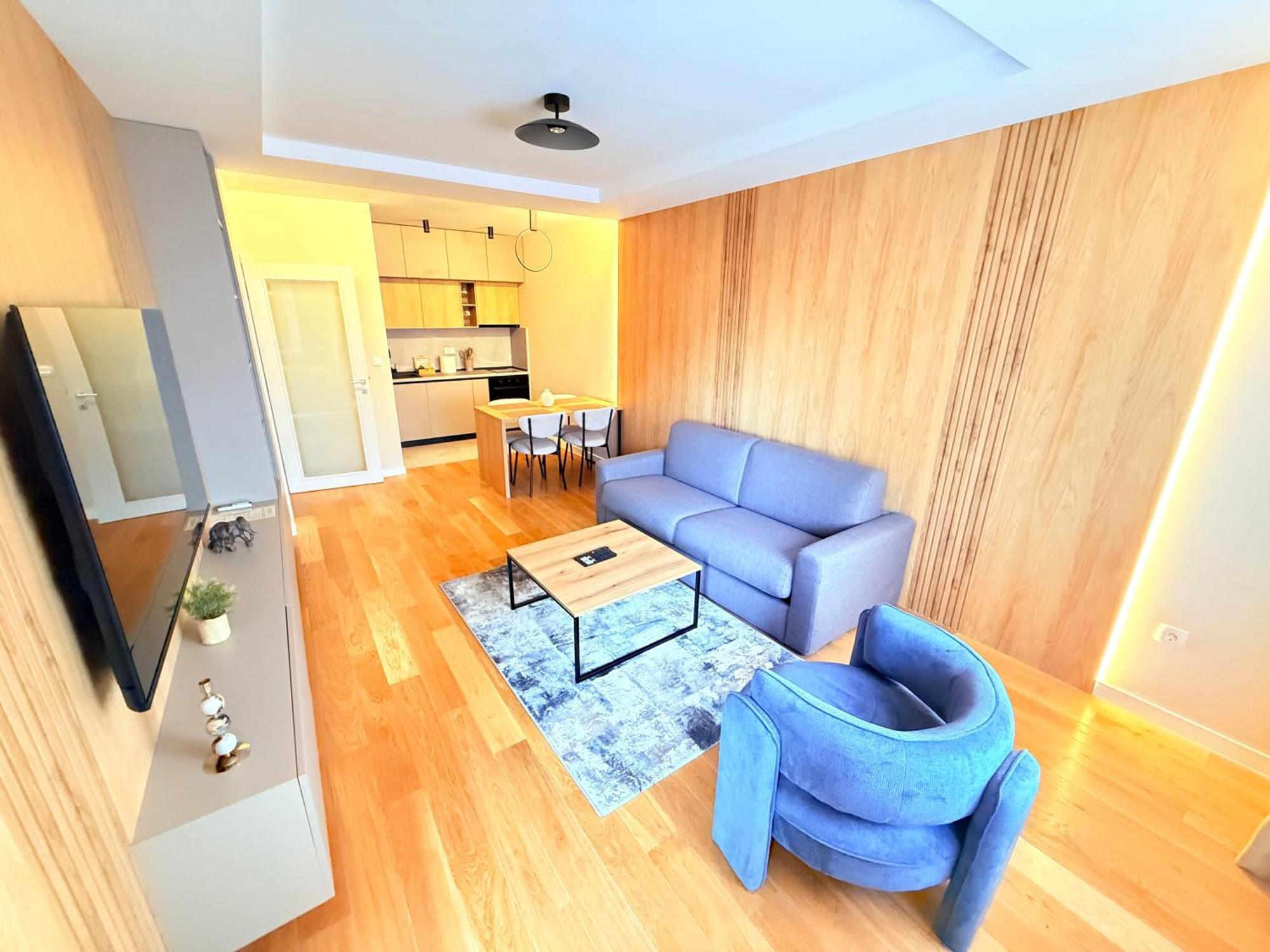 Deluxe One-Bedroom Apartment,1747133308:JPEG
