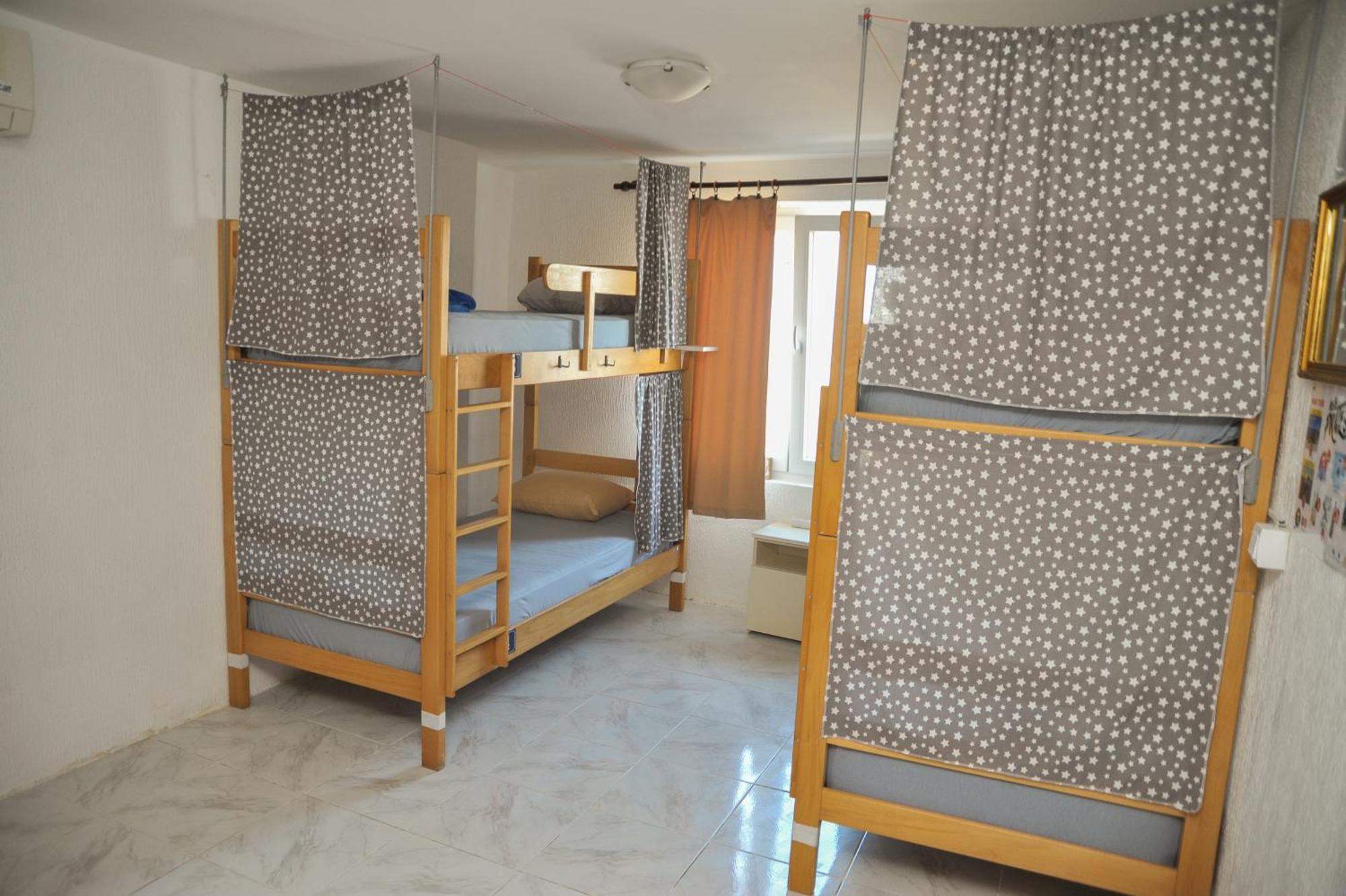 Bed in 4-Bed Mixed Dormitory Room