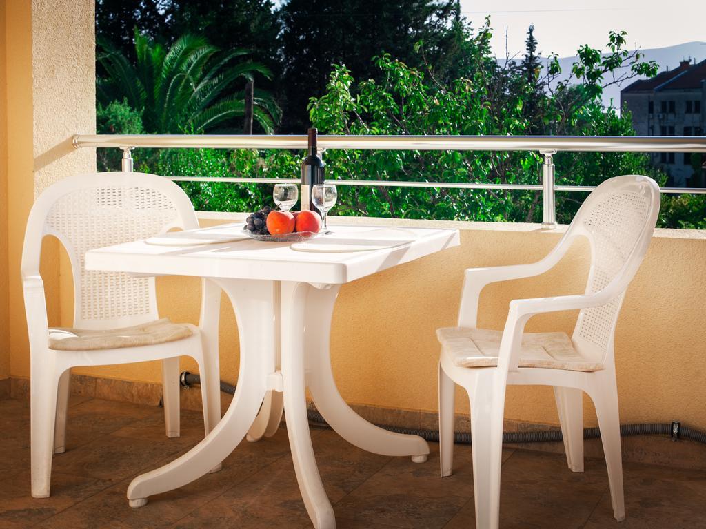 Family Studio,1584627012:JPEG