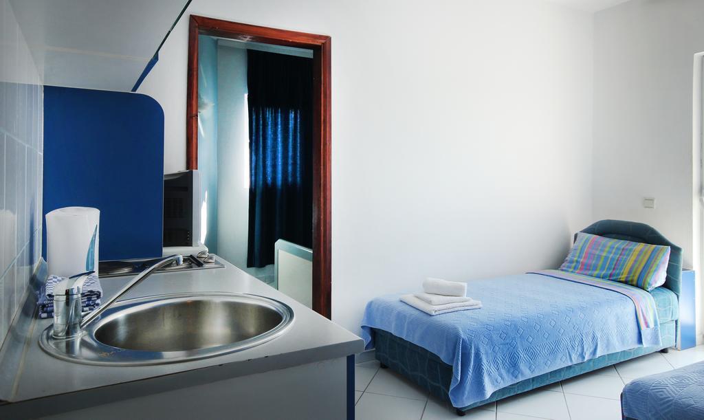 One-Bedroom Apartment,210851267:JPEG