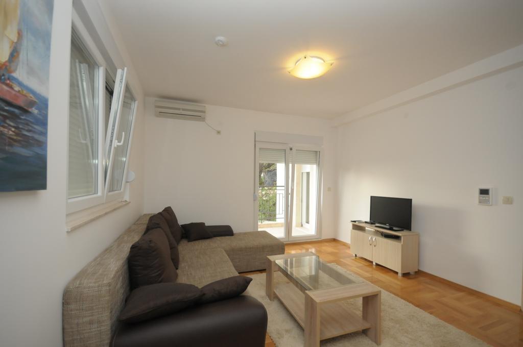 Apartment - Split Level,224123393:JPEG