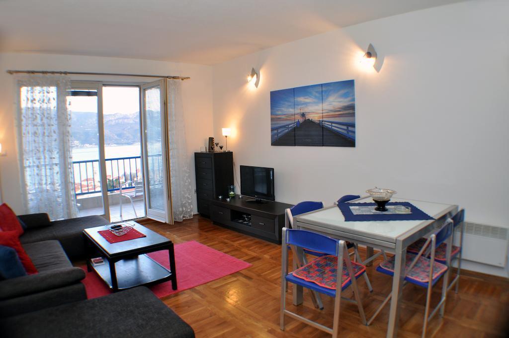 Two-Bedroom Apartment with Balcony and Sea View