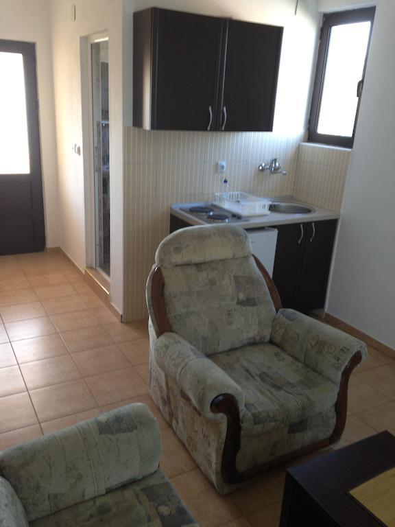 Two-Bedroom Apartment,244811045:JPEG