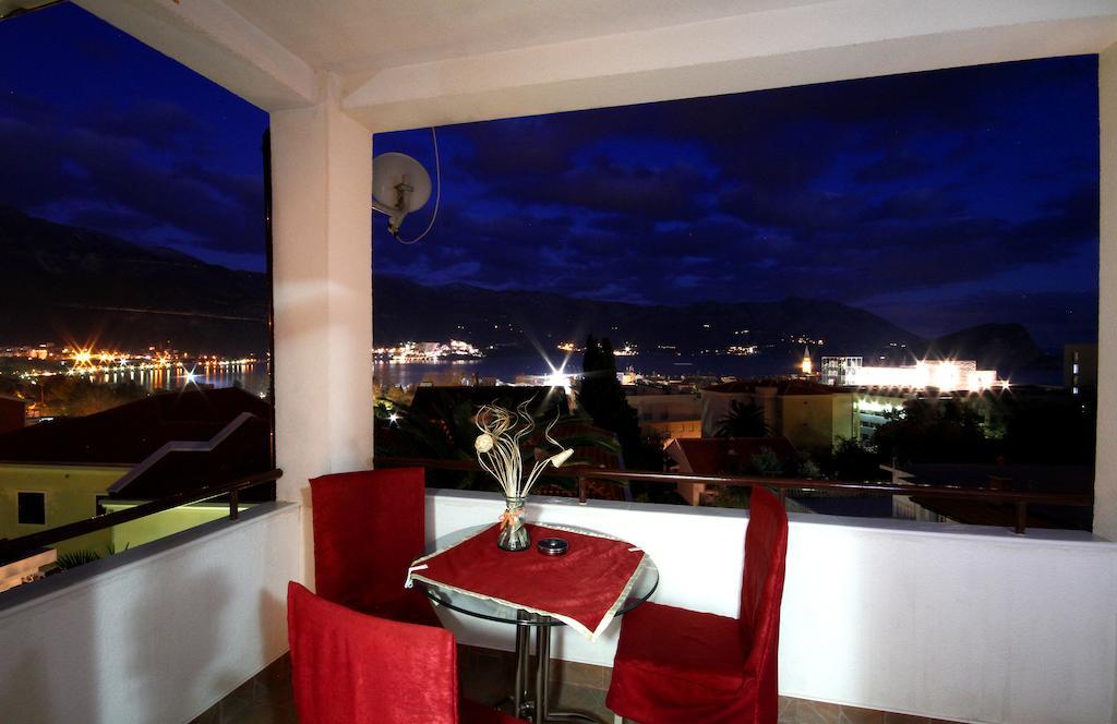 One-Bedroom Apartment with Balcony and Sea View