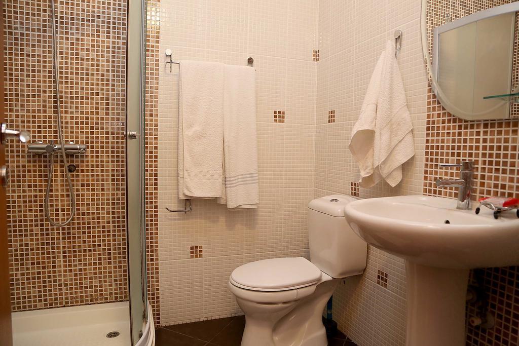 One-Bedroom Apartment with Terrace,254451273:JPEG