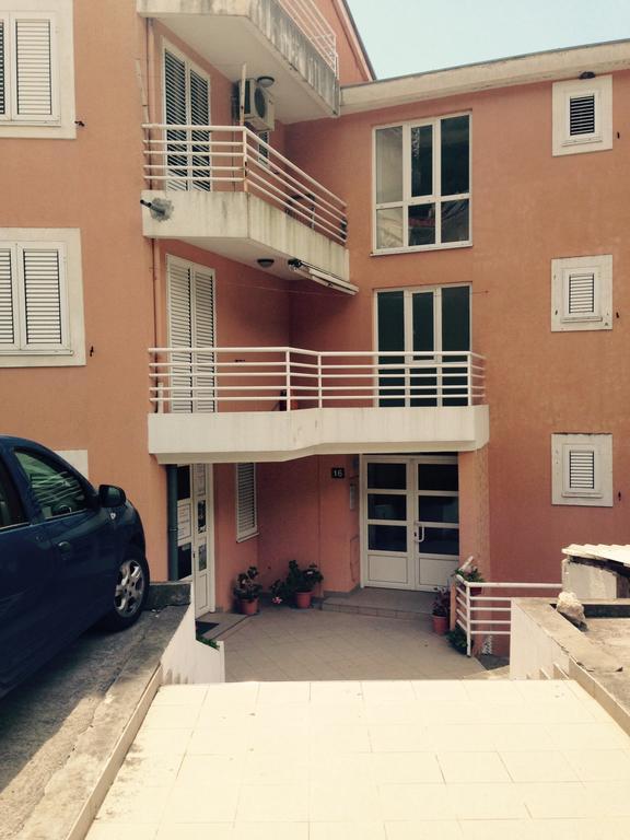 Two-Bedroom Apartment,256215337:JPEG