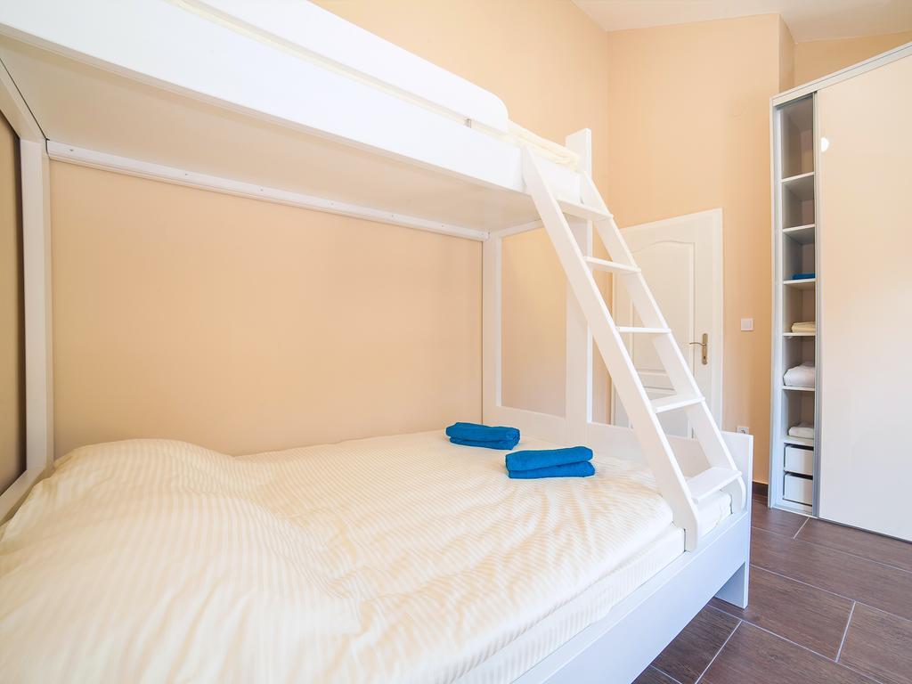 One-Bedroom Apartment,328920052:JPEG
