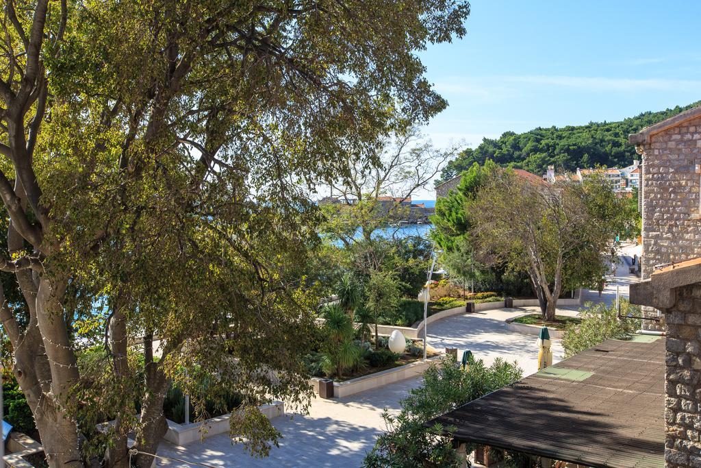 Apartment with Sea View,320588021:JPEG