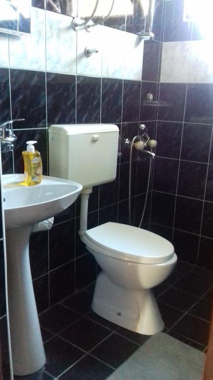 Deluxe Double Room (2 Adults + 1 Child)