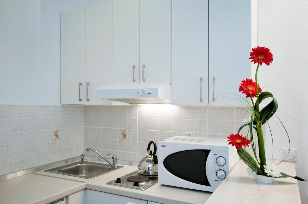 Two-Bedroom Apartment with Balcony,34201501:JPEG