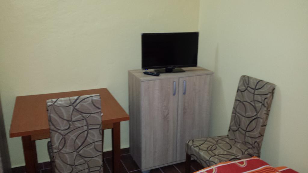 Economy Double or Twin Room,378304417:JPEG