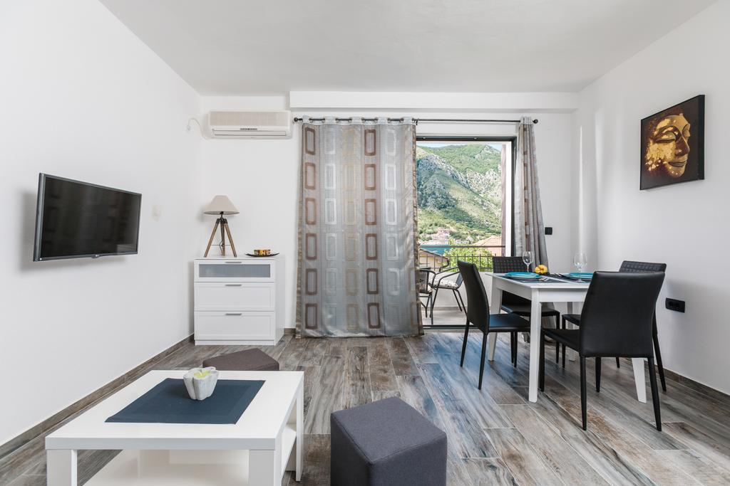 One-Bedroom Apartment with Sea View