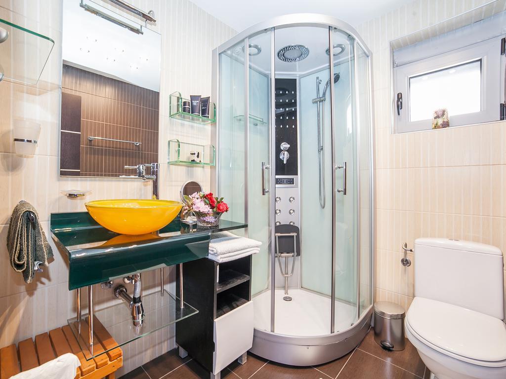 One-Bedroom Apartment with Sea View,398155251:JPEG