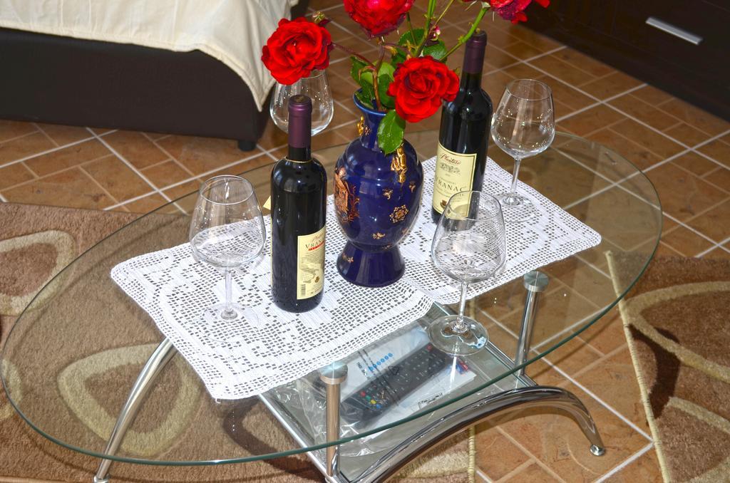 Studio Apartment,402144750:JPEG