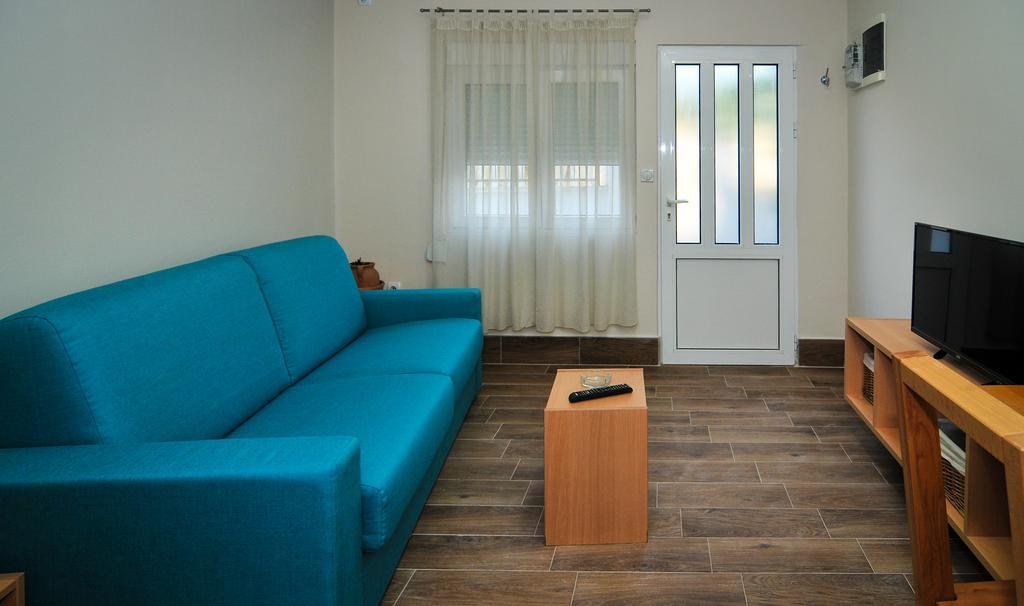 Apartment with Pool View,404350254:JPEG