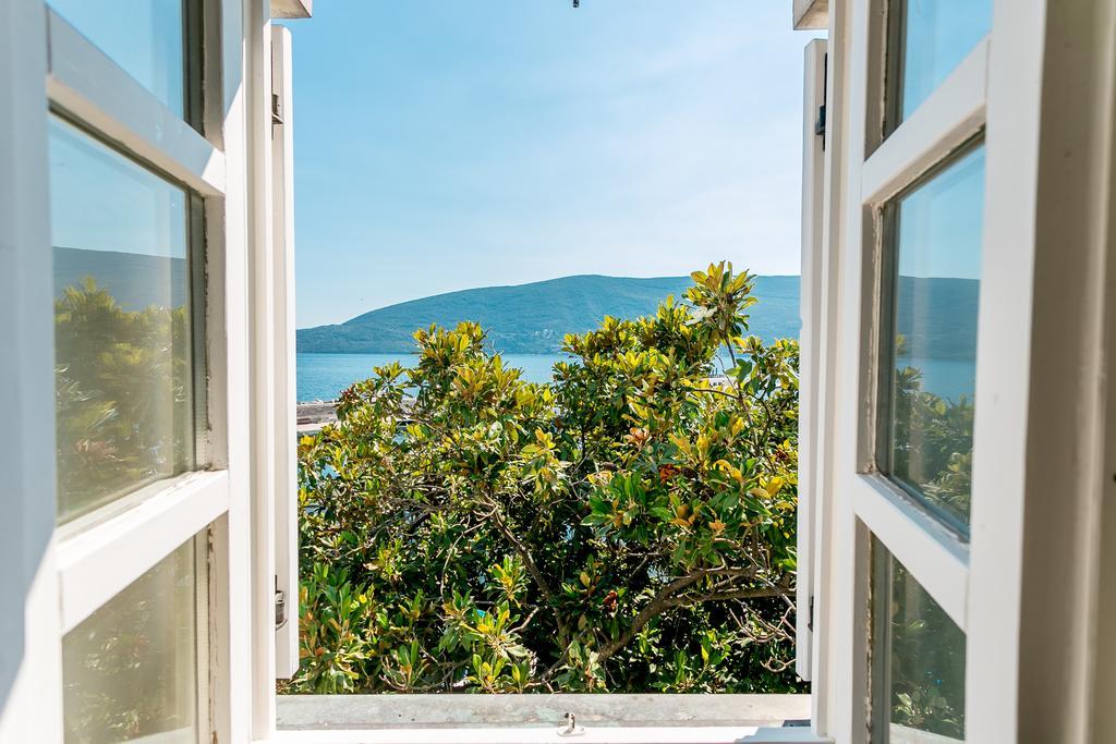 Double Room with Sea View 2