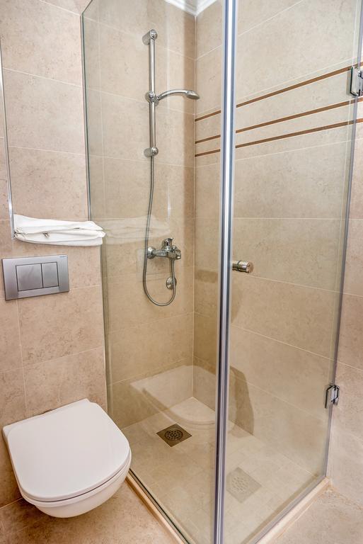 Double or Twin Room with Sea View,415359822:JPEG