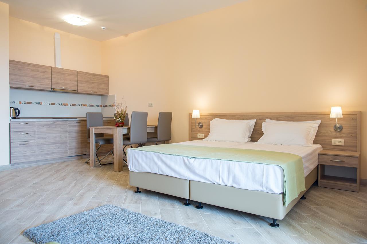 Comfort Studio Apartment with Terrace and Sea View,613521440:JPEG