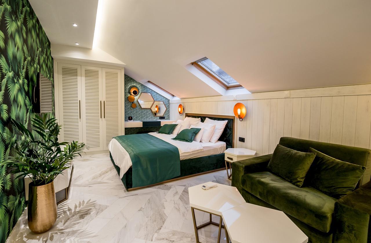 Deluxe Studio - Attic,624903185:JPEG