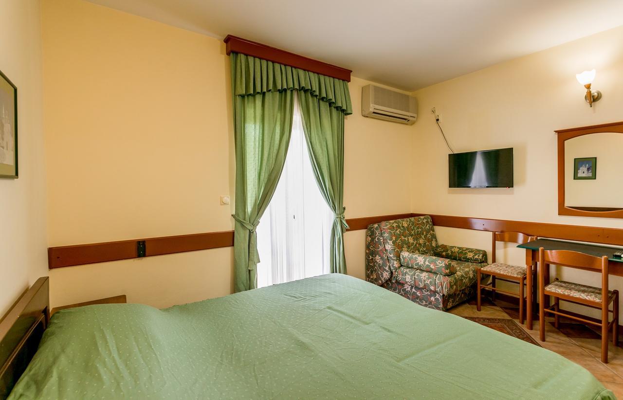 Studio with Sofa Bed (4 Adults),654136374:JPEG