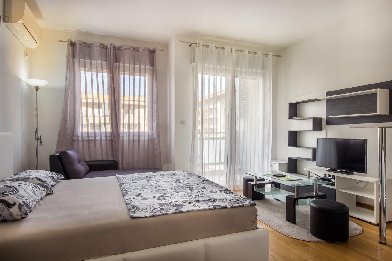 Studio Apartment,656193681:JPEG