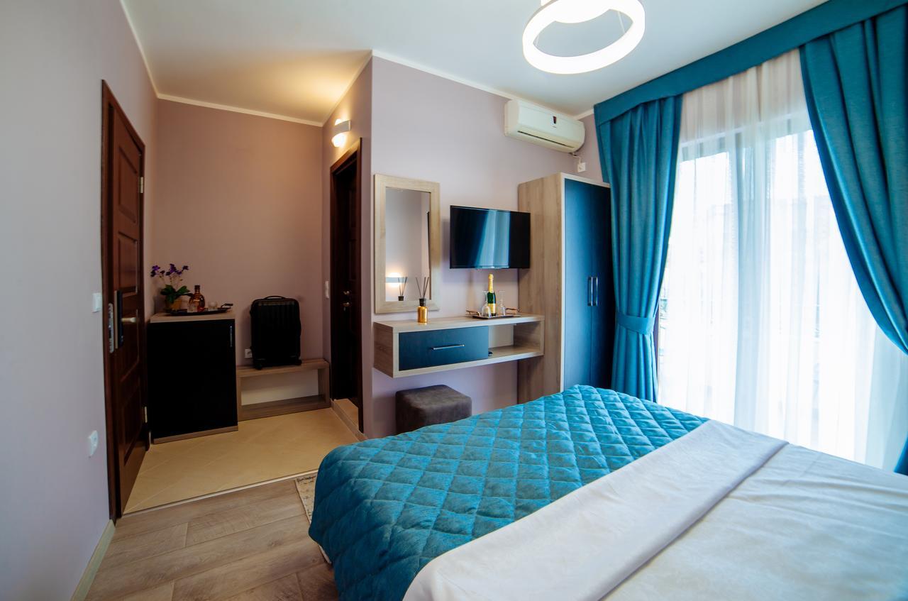 Double Room with Pool View